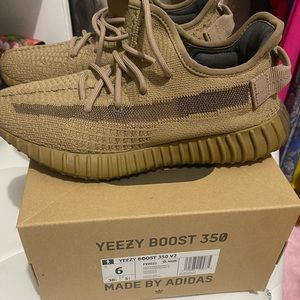 Brand new Yeezy 350 earth